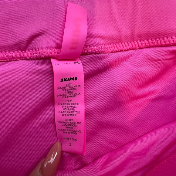 SKIMS Swim Mid Waist Short Taffy - Picture 2 of 2